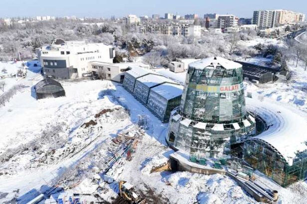 galati a fost montat liftul panoramic din gradina botanica care va ajunge la o inaltime de 20 de metri 6964c42777987