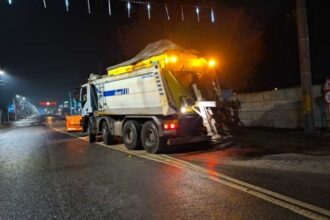 galati polei pe mai multe drumuri judetene utilajele intervin cu material antiderapant 6968affdd0815