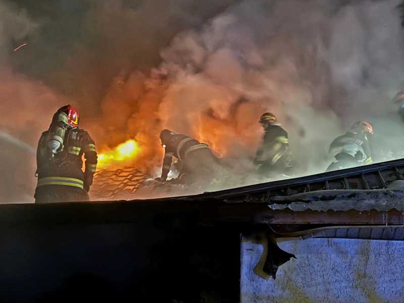 giurgiu patru case de pe doua strazi din municipiu cuprinse de un incendiu provocat de un scurtcircuit 696c98cf22a3f