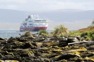 ironie sau intrebare serioasa jurnalistii britanici au fost intrebati daca trump vrea si insulele falkland 695e5acde2476