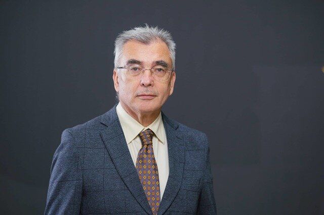 liderul senatorilor aur petrisor peiu guvernul bolojan minte cu cifrele oficiale si vinde romanilor o falsa stabilitate economica 6979cdf024b07