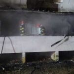 mai multi oameni evacuati dintr un bloc din municipiul bacau in urma unui incendiu 695e320c9c590