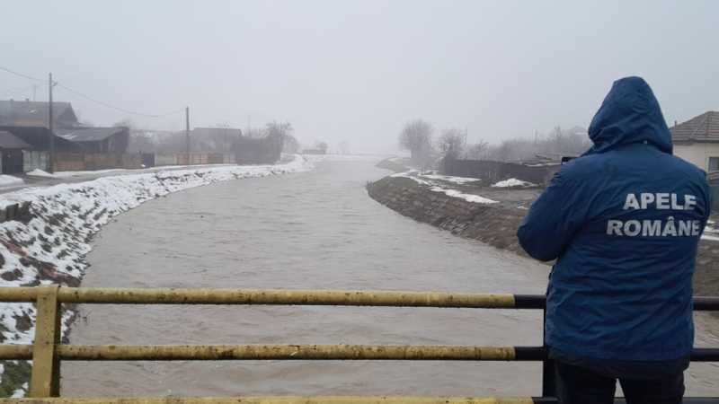 mehedinti mai multe cursuri de apa au depasit cotele de atentie raul motru a depasit cota de inundatie la brosteni 6978cbda864f1
