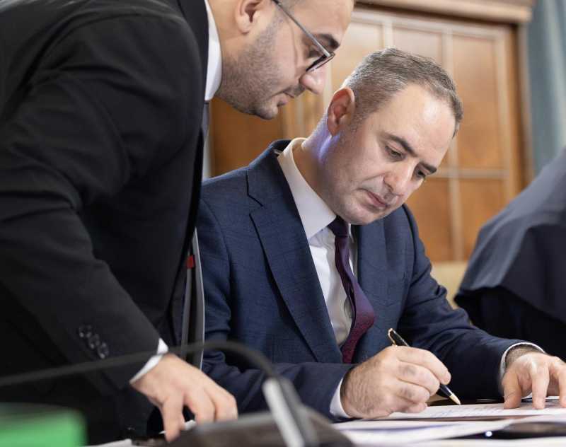 ministrul finantelor a semnat al doilea contract de finantare cu bei pentru autostrada sibiu pitesti 696909d3b3312