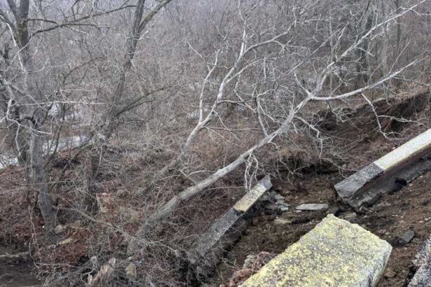 prahova alunecare de teren cu prabusirea terasamentului pe bulevardul carol i din campina 696618f83f658