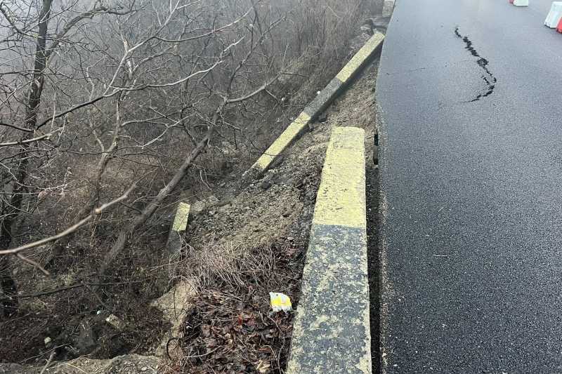 prahova alunecarea de teren de pe bulevardul carol i din campina s a agravat pericol pentru circulatie 6978e75ee05c2