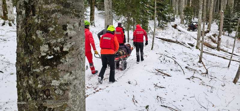 prahova turist cazut peste 70 de metri cu atv ul intr o rapa din muntii baiului 6962aaff21caf
