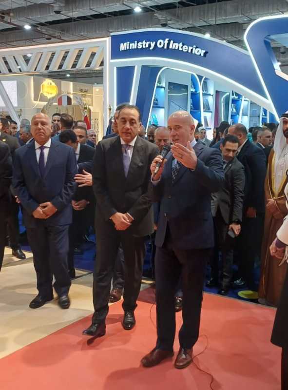 premierul egiptean oaspetele ministrului culturii la standul romaniei din cadrul targului de carte de la cairo 6970f845af312