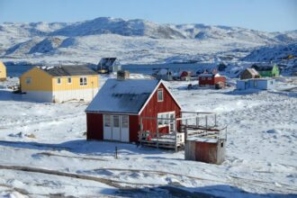 premierul groenlandei ii raspunde din nou lui trump nu ne poti lua tara pentru ca asa ai chef 695d1d126fda5