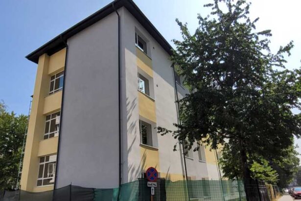 primarul botosaniului sustine ca prabusirea tavanului la colegiul eminescu s ar fi produs din cauza uzurii naturale 69678c7dc275c