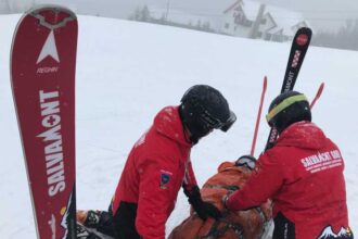 salvamont o persoana a murit si 32 au ajuns la spital de pe munte in 24 de ore 6958f0c39a188