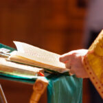 sarbatoare cu cruce rosie pe 18 ianuarie cum explica preotul semnificatia si practicile zilei sunt semne ale unei credinte profunde 696c6f5b8fc9a