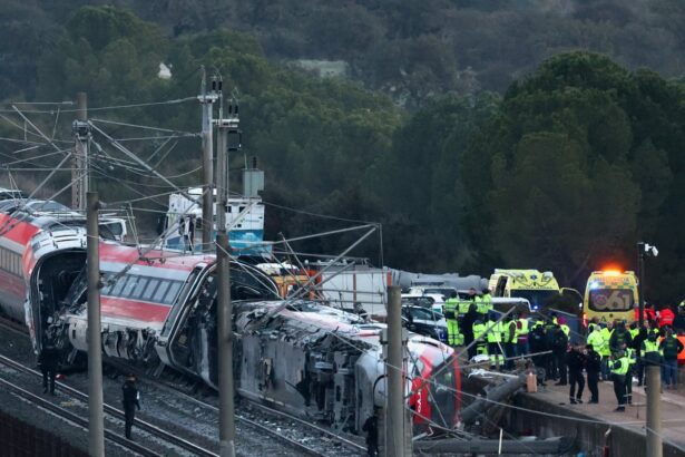 spain to hold three days of mourning after train crash that killed at least 40 696e8c023a199