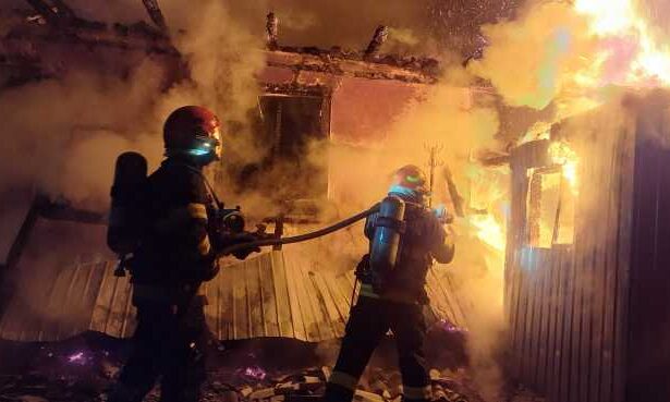 suceava incendii in localitatile dumbravita si maneuti in noaptea de revelion 695637b847521