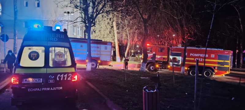 suceava incendiu intr un bloc de locuinte din falticeni 16 persoane evacuate 695aa82db43db