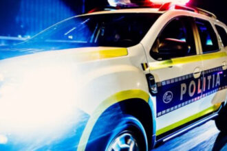 tanar de 17 ani retinut dupa ce i a smuls geanta unei femei in bucuresti 697600ab83ff1