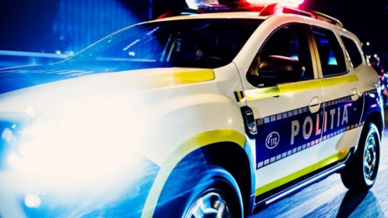 tanar de 17 ani retinut dupa ce i a smuls geanta unei femei in bucuresti 697600ab83ff1