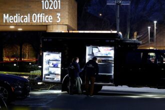 two people shot by us federal agents in portland 6960ae954eb52