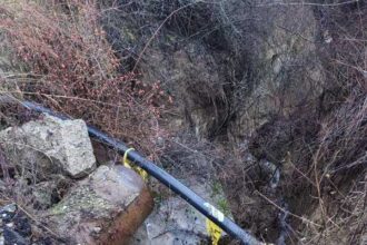 valcea drumul catre cramele din dragasani afectat de o alunecare de teren circulatia in zona a fost inchisa 697cb05c3d0dc