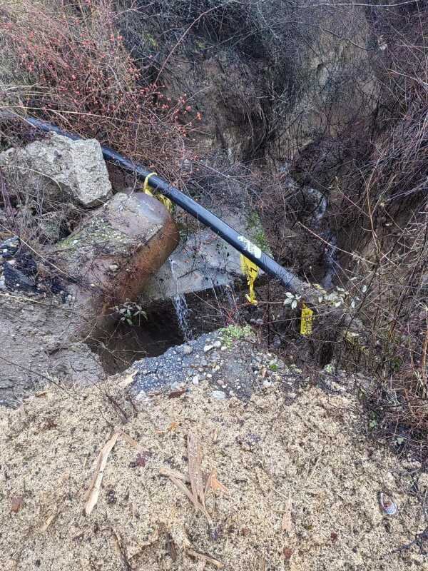 valcea drumul catre cramele din dragasani afectat de o alunecare de teren circulatia in zona a fost inchisa 697cb05c3d0dc