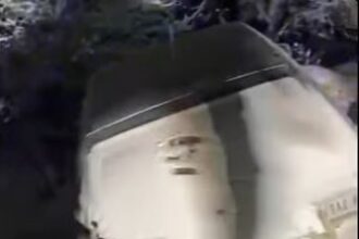 video buzau trei persoane blocate cu masina pe un drum forestier salvate dupa o interventie de 2 ore in conditii extreme 696b7f2ee5b43