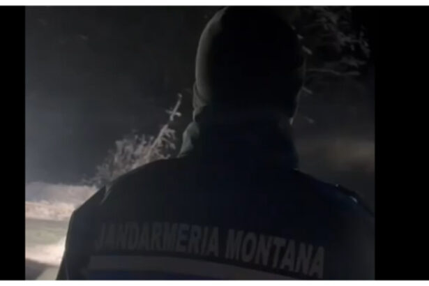 video doua ore de lupta cu frigul si zapada jandarmii au salvat trei persoane pe un drum forestier din muntii buzaului 696b817689a52