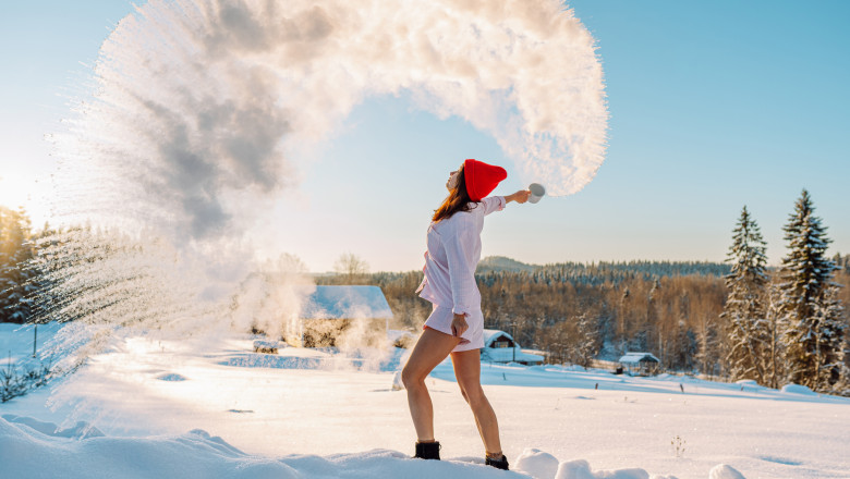 video ger cumplit peste romania experiment la 15 grade celsius cum poti transforma instant apa in cristale de gheata 6965e13aabe3d