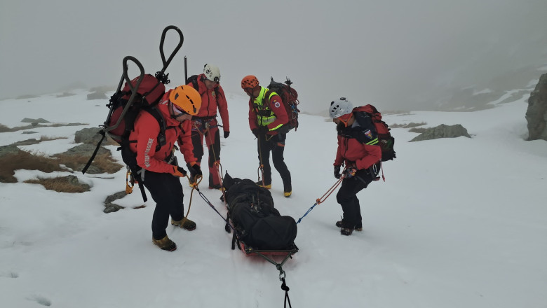 video interventii la foc continuu din partea salvamontistilor apel pentru turistii care vor sa urce pe munte 696359d9b8530