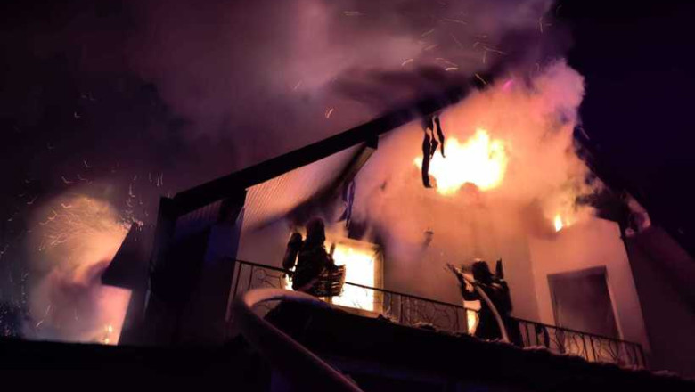 video pompierii misiune de revelion pentru stingerea unor incendii cel mai grav intr un apartament in sectorul 6 al capitalei sase raniti 69562ffb311db