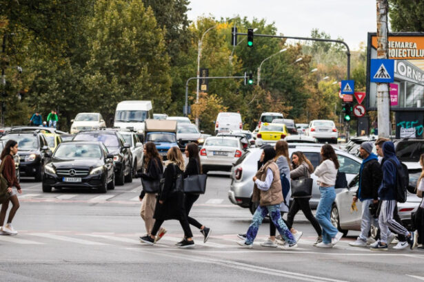 video romanii strang cureaua veniturile scad cheltuielile cresc cum arata ultimele date ale ins privind puterea de cumparare 6964ec784e354