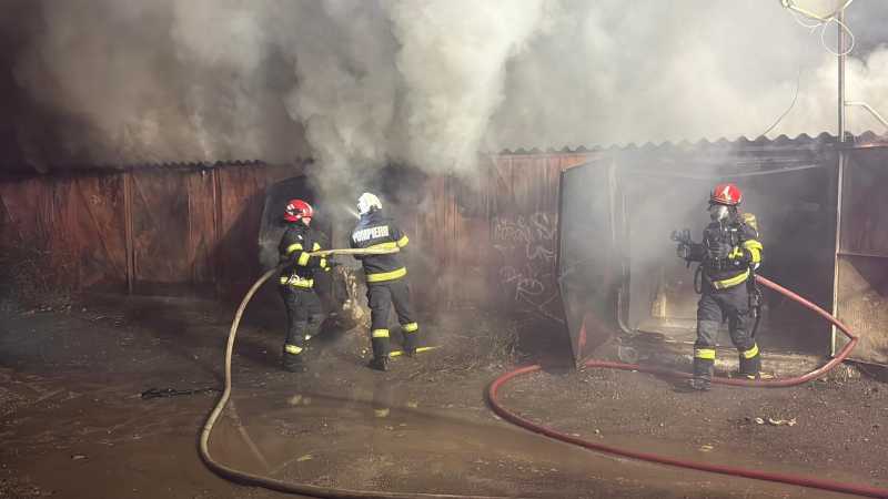 video tulcea incendiu in depozitele unui restaurant din centrul municipiului 6977e082ab2ca