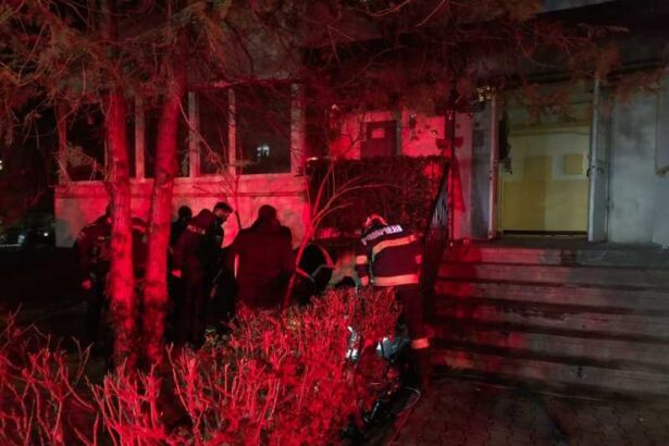 vrancea barbat gasit carbonizat in urma unui incendiu la subsolul unui bloc din focsani 696e8d9e523ea