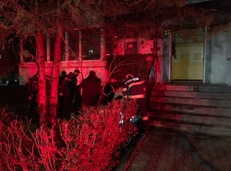 vrancea barbat gasit carbonizat in urma unui incendiu la subsolul unui bloc din focsani 696e8d9e523ea