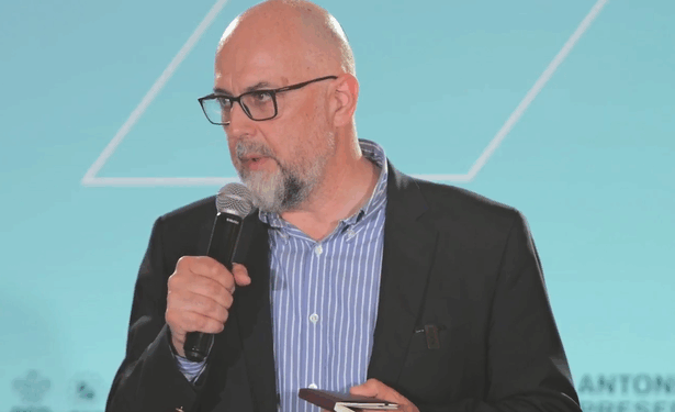 kelemen hunor ilie bolojan e un dur la anumite momente e nevoie sa se intoarca si el la anumite decizii un premier are puterea sa spuna ok corectam acest lucru 69825745407dd