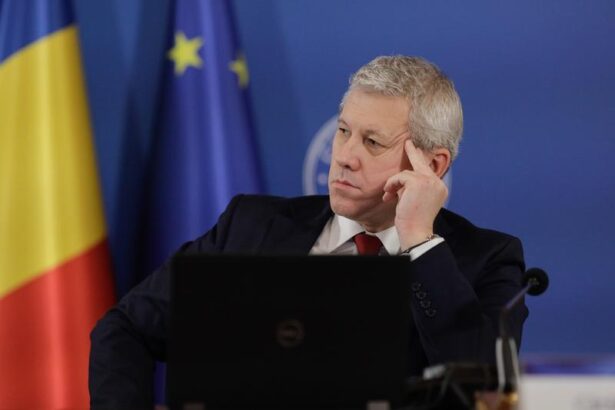 ministrul de interne il contrazice pe raed arafat pe tema accesului copiilor la retelele sociale nu rezolva nimic 697f532c60952