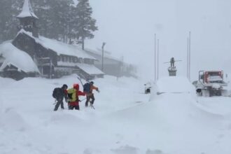 search continues for nine skiers missing after us avalanche near lake tahoe 6995cad4d70b4