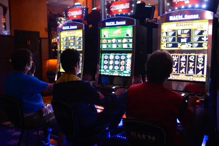 senatul adopta doua proiecte privind jocurile de noroc acces de la 21 de ani reclamele online sunt restrictionate 699346ac86e97