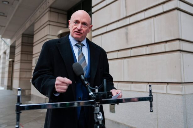 us judge blocks hegseths bid to punish mark kelly over illegal orders video 698e2706b0d6d