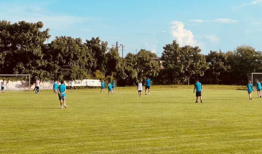 video viral cum a fost convins un primar din romania sa renoveze tribunele unui teren de fotbal 69822121c3ac1