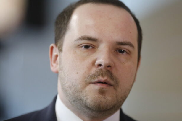 alexandru rogobete anunta infiintarea unui grup de monitorizare a medicamentelor nu vorbim despre o criza in acest moment dar ar fi iresponsabil sa ignoram semnalele din piata 69c2cd103491b