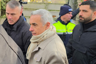 calin georgescu cu actualul guvern statul roman moare nu prin lovituri din afara ci prin tradari dinauntru 69cb890a4cf47