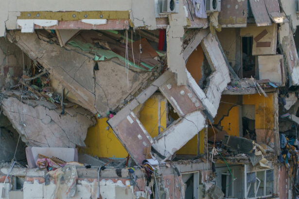 ciucu despre blocul din rahova afectat de explozie doar 2 firme ar putea interveni vom vedea daca trecem la demolare reconstructie 69c51f3b4abc9