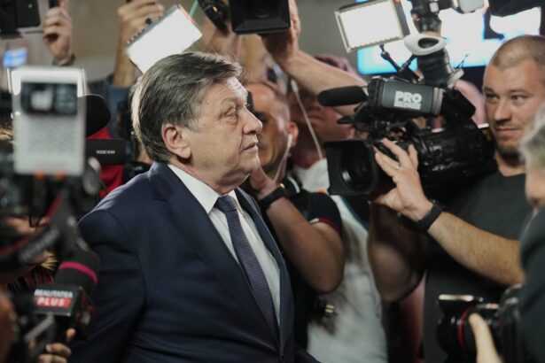 crin antonescu ilie bolojan este usr ist de bunavoie si cu placere ce spune despre viitorul coalitiei 69ca935f37083