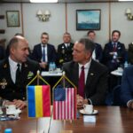 darryl nirenberg ambasadorul sua in romania a asistat la o demonstratie militara 69c545dde080a