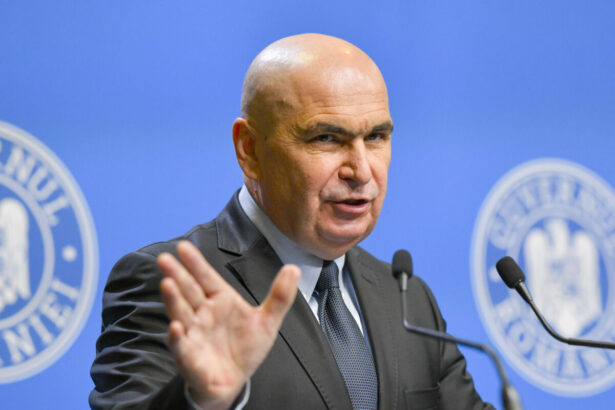 ilie bolojan toate institutiile publice trebuie sa si faca reducerea de personal de 10 69c2f03ad8abc