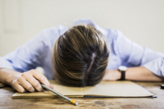 legea burnout ului a fost respinsa de senat aproape toate partidele s au abtinut sau au votat impotriva proiectului 69c28599004fa