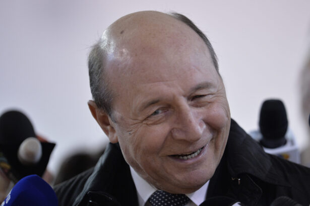 motorina a ajuns la 10 lei basescu spune pana cand va continua scumpirea carburantilor 69c04767a12cf