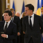 nicusor dan si mark rutte sustin declaratii de presa la sediul nato din bruxelles rutte suntem vigilenti si suntem pregatiti pentru a apara fiecare centimetru al aliantei 69bbb830762e7