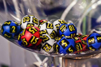 noi castigatori la loto premii la tragerile 5 din 40 si noroc plus de joi 69c65947a41fe