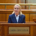 romanii solidari cu mesajul ramonei ioana bruynseels din parlament dati dovada de curaj si salvati romania 69bec5cf1b1eb